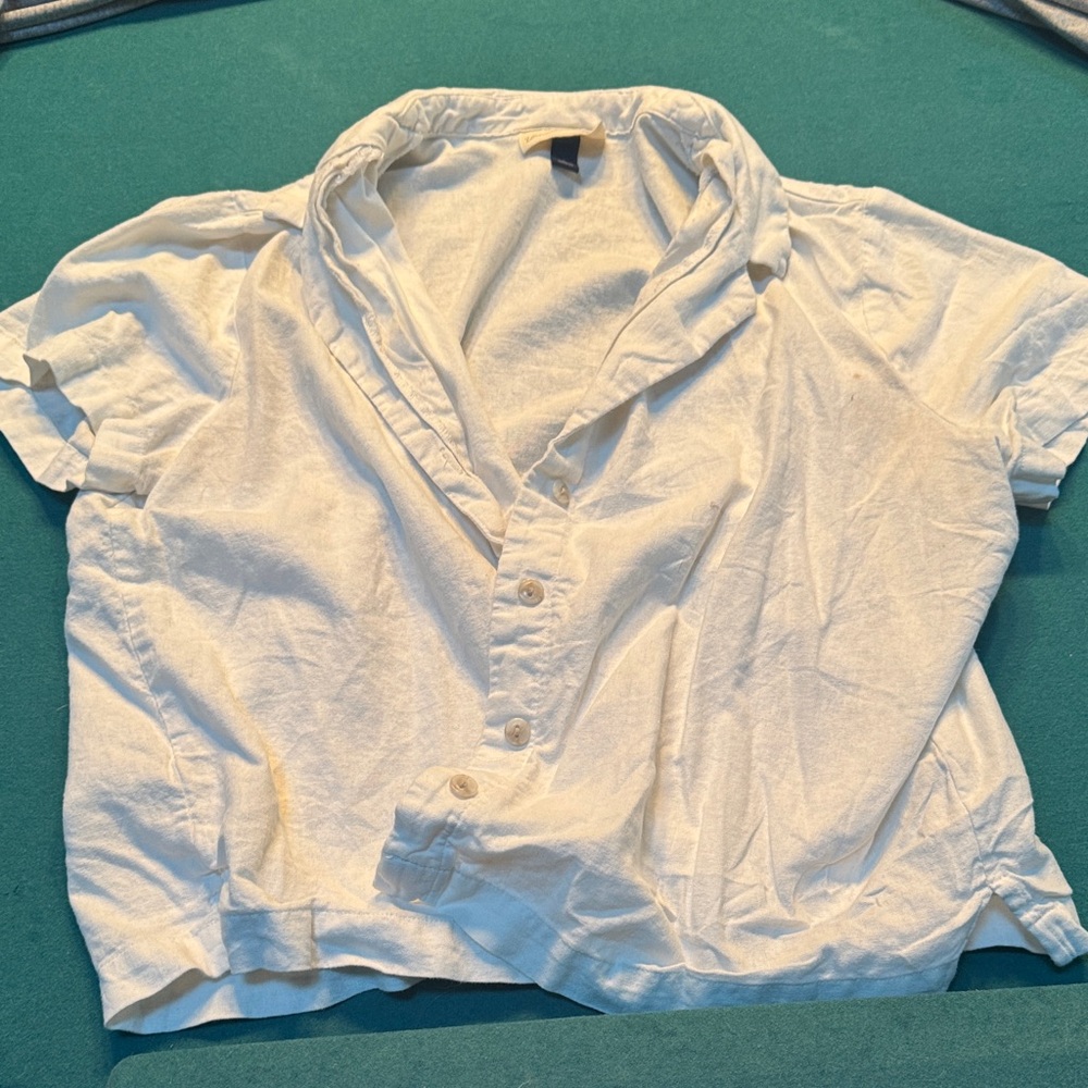 Universal Thread White Casual Button Down Shirt